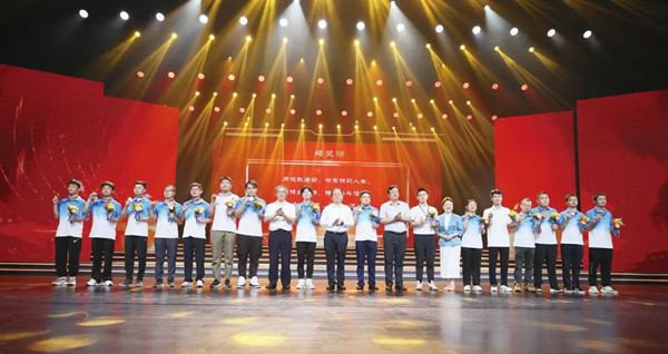 湖南省第一届职业技能大赛在株洲圆满闭幕